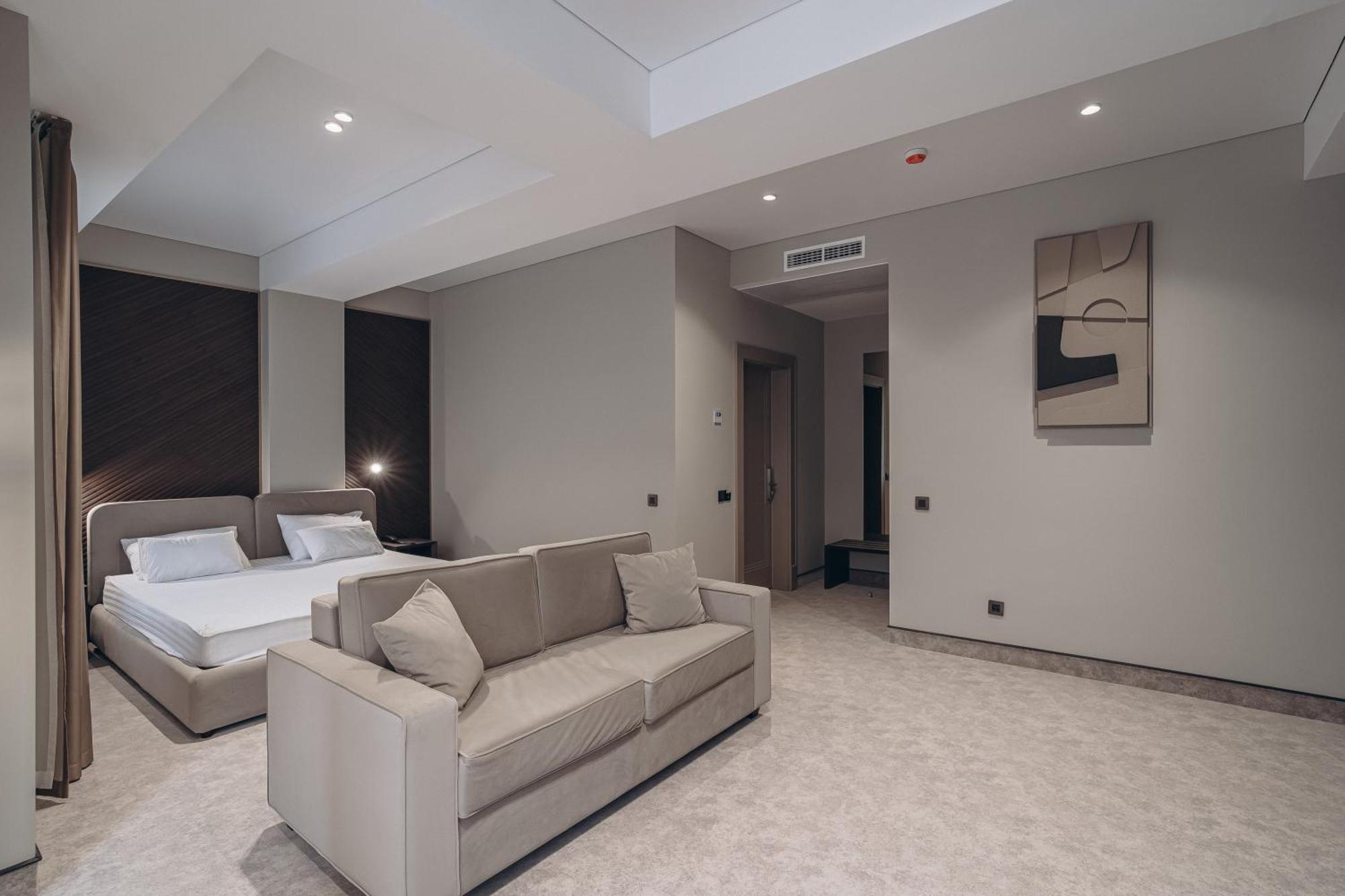 Park Hotel Bristol อุชโฮรอด ภายนอก รูปภาพ