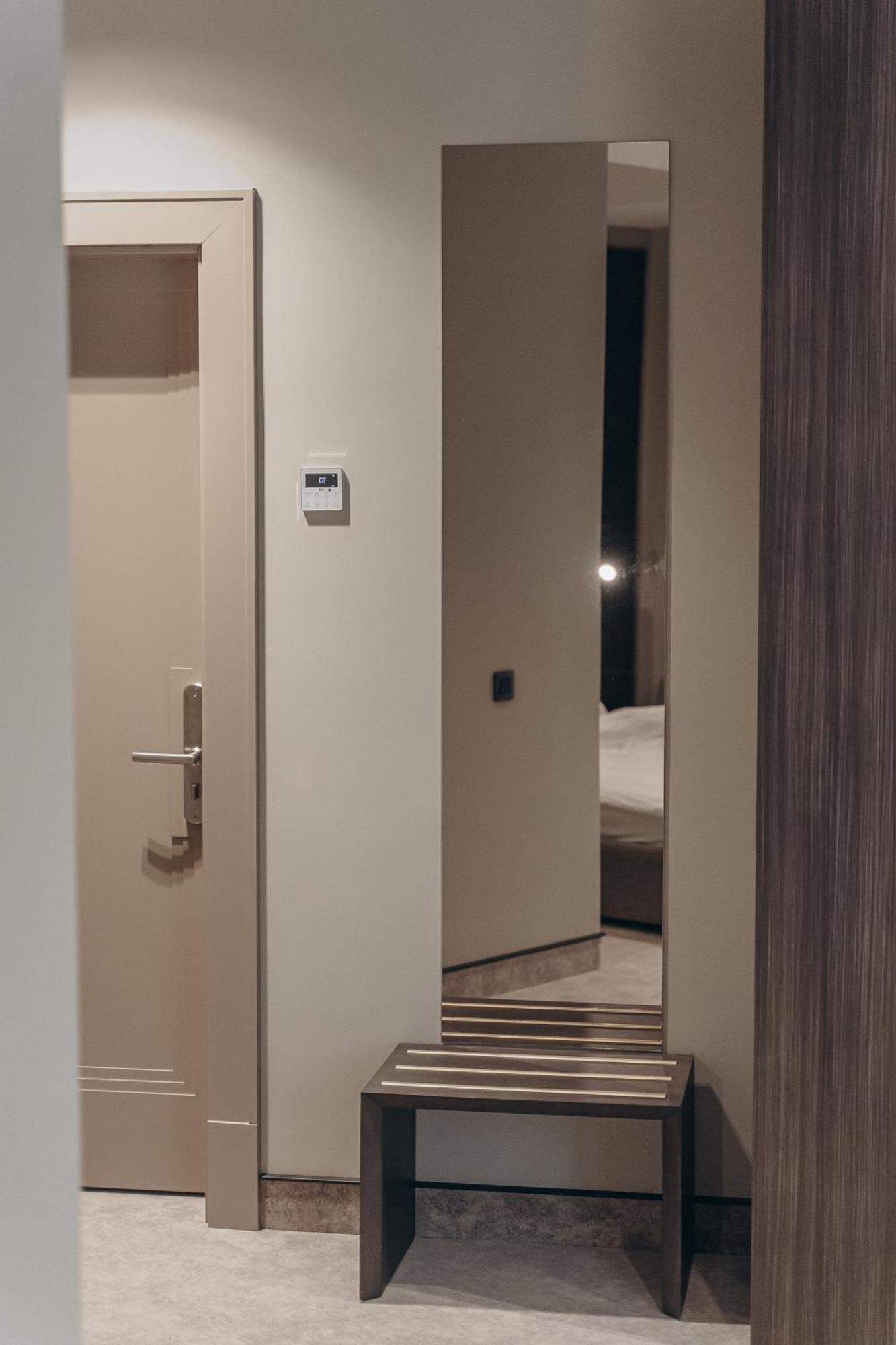 Park Hotel Bristol อุชโฮรอด ภายนอก รูปภาพ