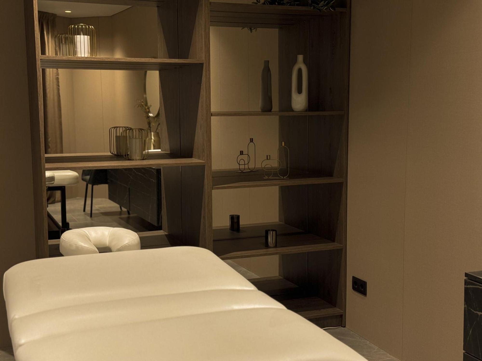 Park Hotel Bristol อุชโฮรอด ภายนอก รูปภาพ