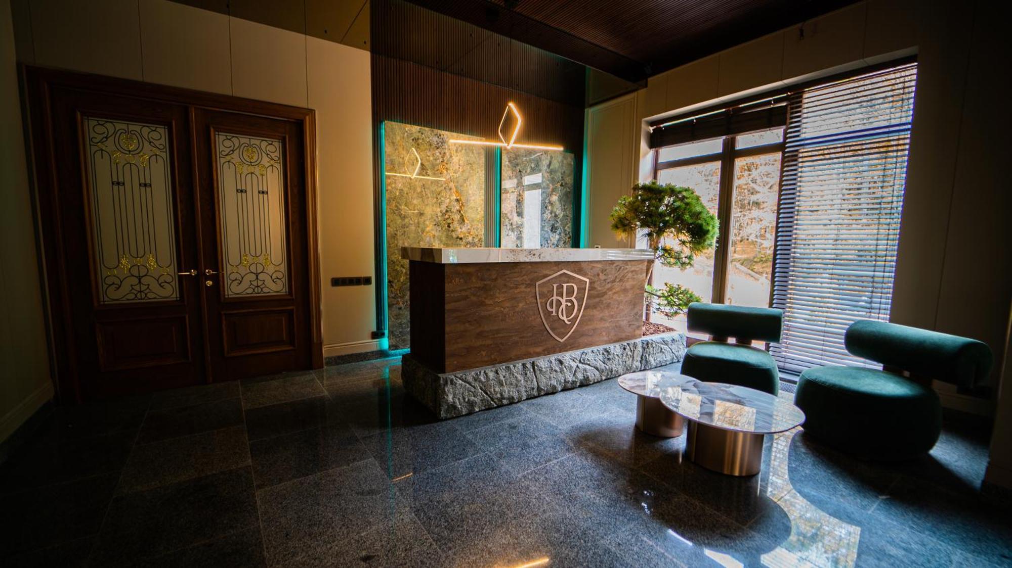 Park Hotel Bristol อุชโฮรอด ภายนอก รูปภาพ