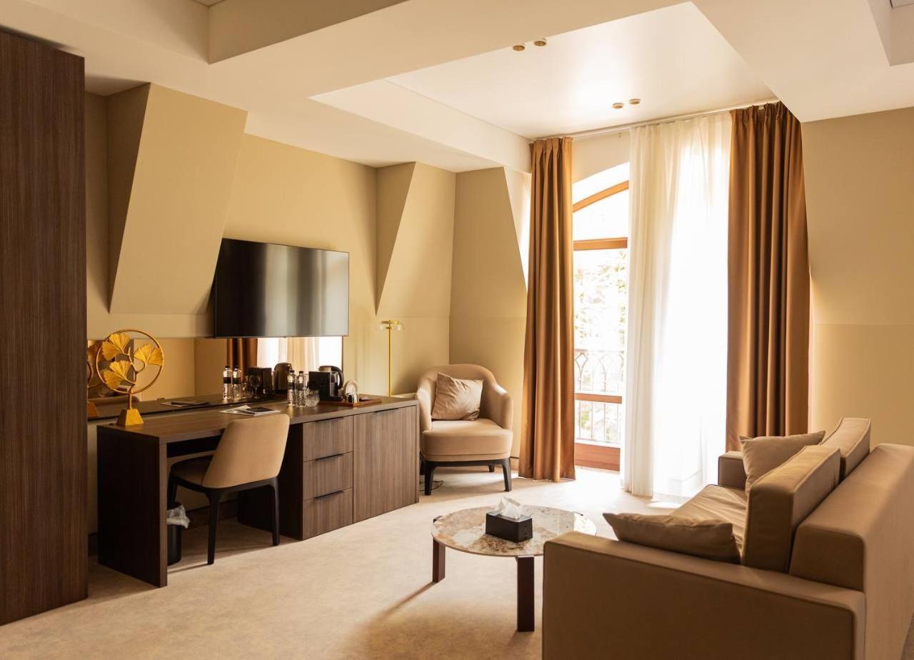 Park Hotel Bristol อุชโฮรอด ภายนอก รูปภาพ