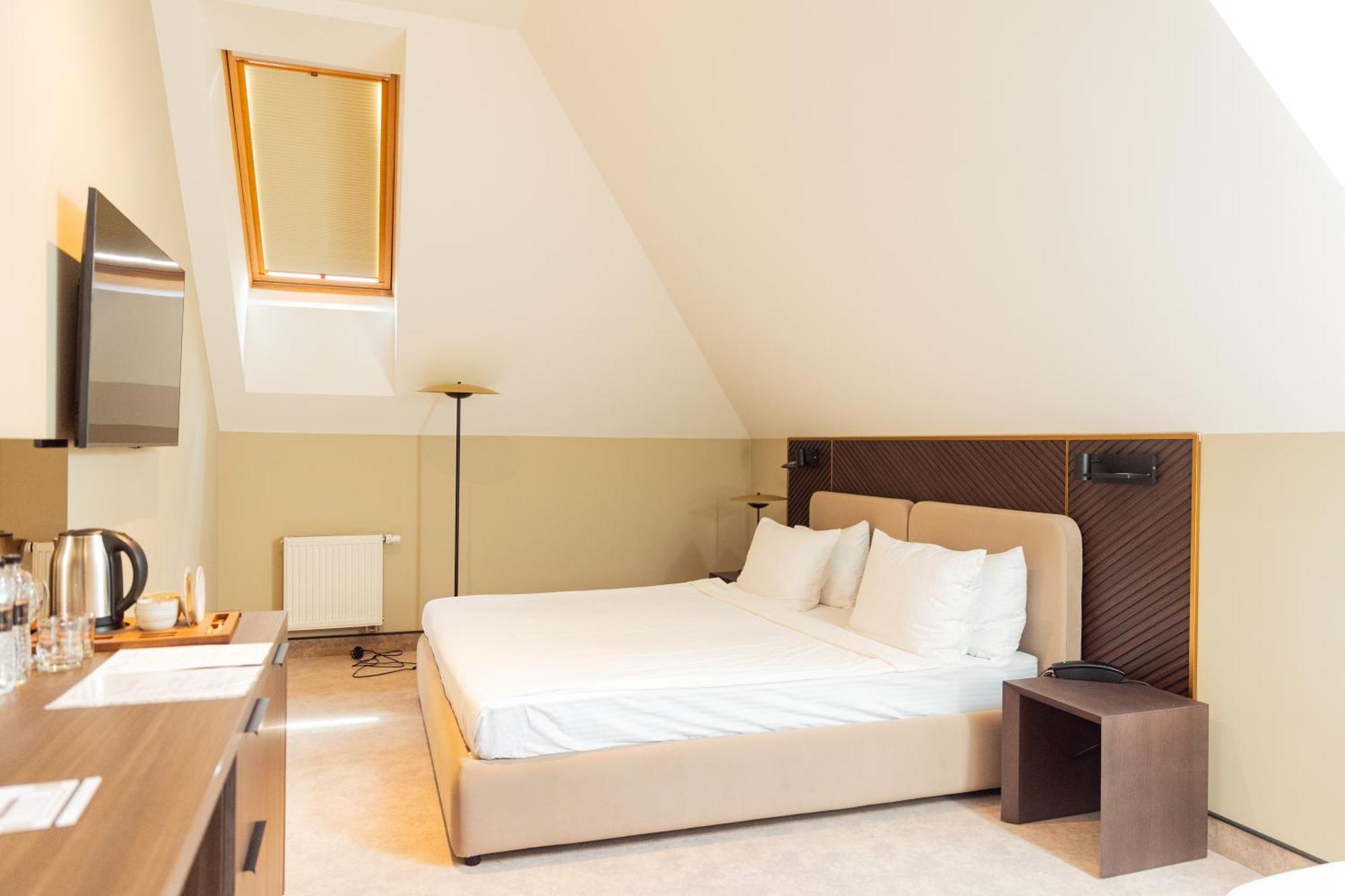 Park Hotel Bristol อุชโฮรอด ภายนอก รูปภาพ
