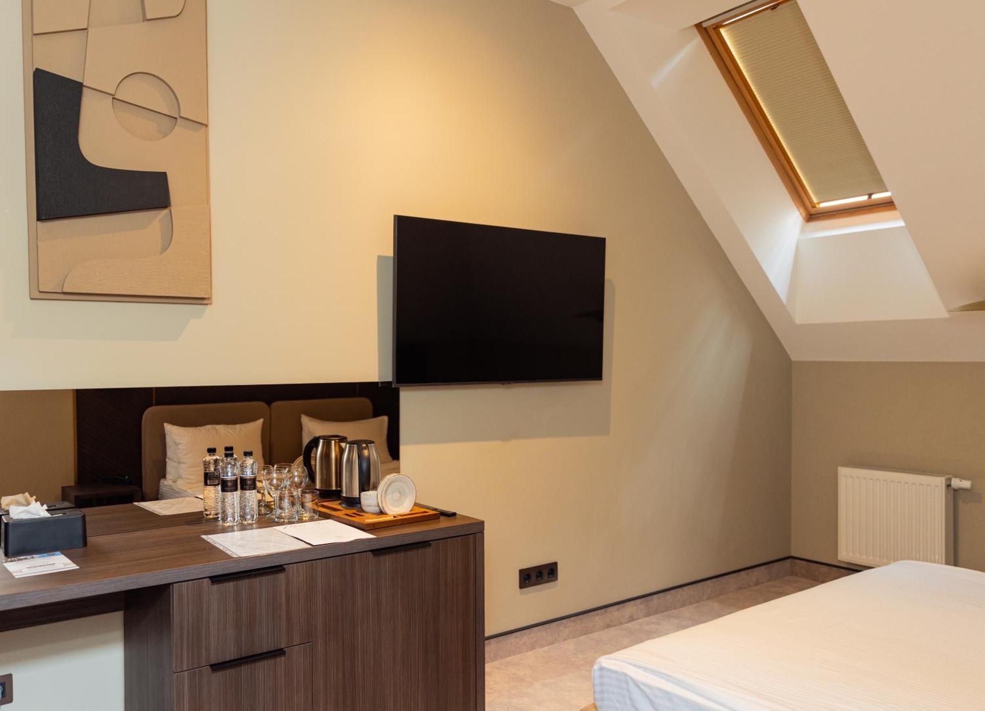 Park Hotel Bristol อุชโฮรอด ห้อง รูปภาพ